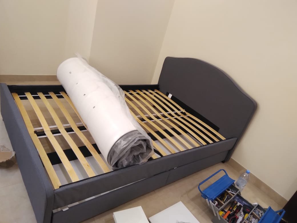 خدمة فك وتركيب غرف نوم ايكيا والصيني والوطني بأيدي نجار محترف يضمن لك سلامة الأثاث