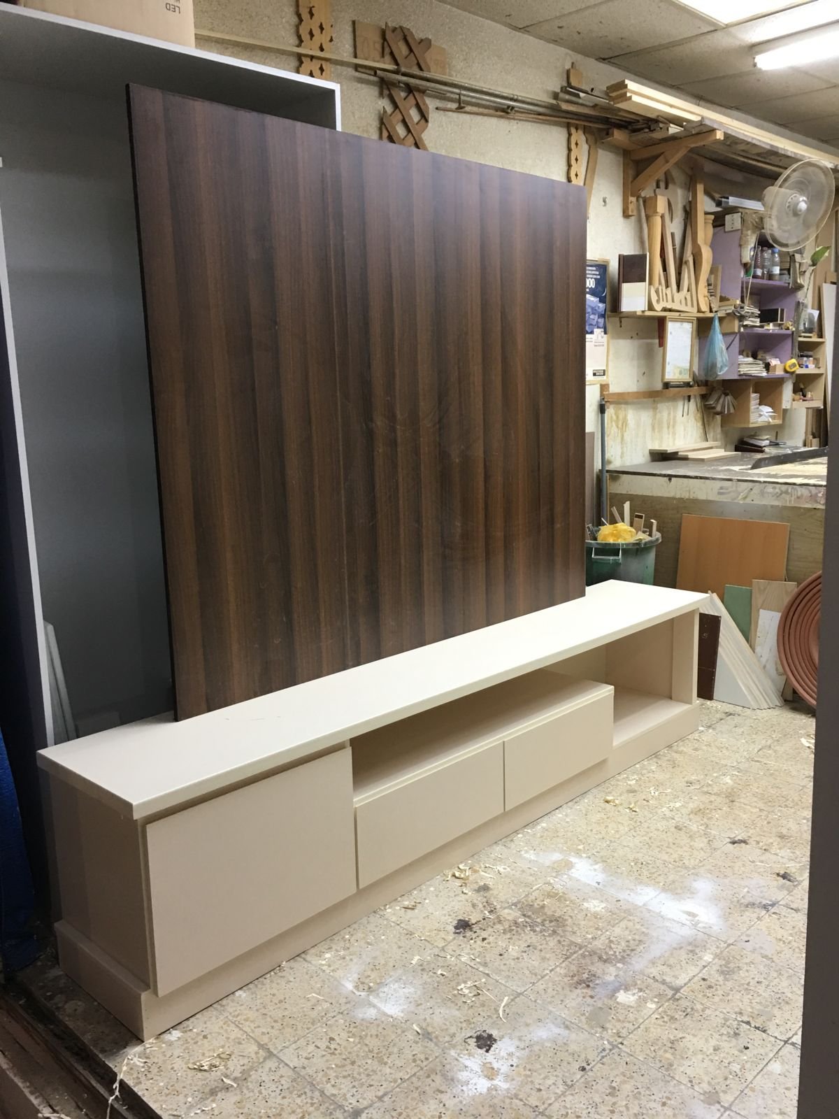 نحول خيالك إلى حقيقة بديكورات خشبية يدوية تزين زوايا منزلك وتعكس ذوقك الخاص