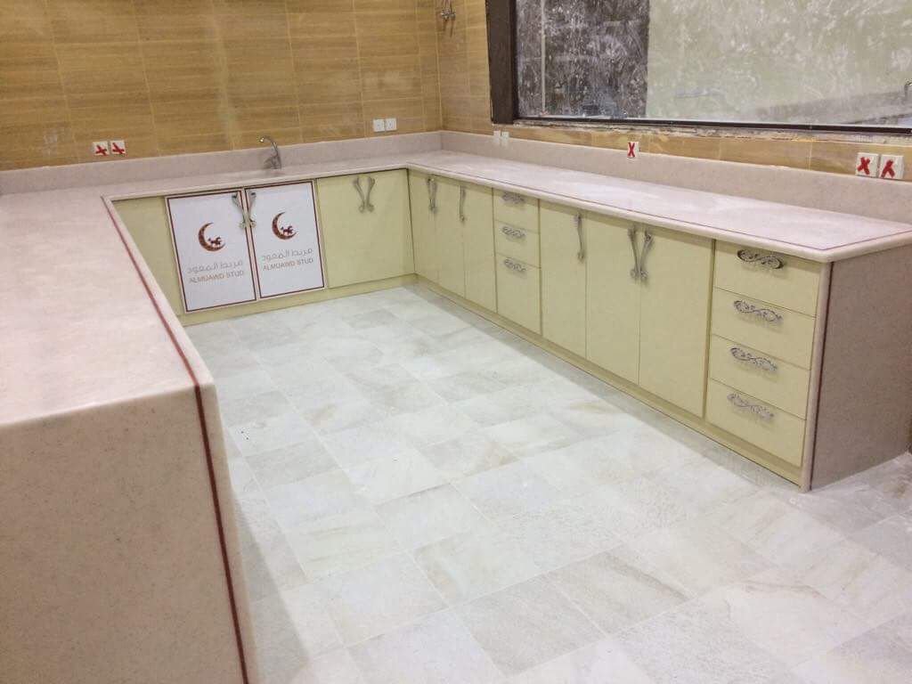 مطابخ خشبية بتصاميم عصرية تقاوم الرطوبة والاستخدام الشاق، لتجعل من طبخك متعة يومية