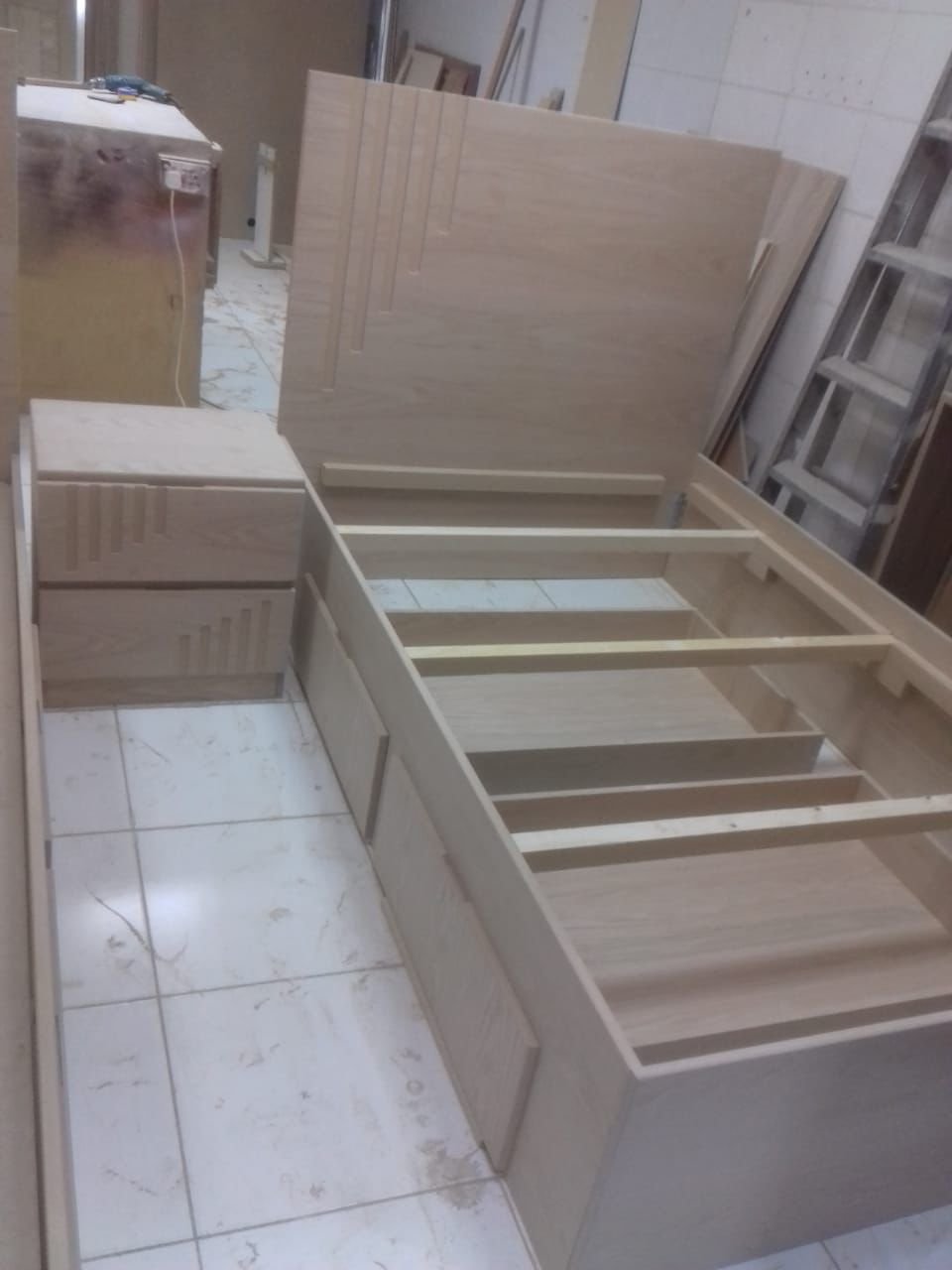 جدد غرفتك بلمسة فنية؛ تفصيل سرائر وتسريحات بتصاميم حصرية تليق بذوقك الرفيع